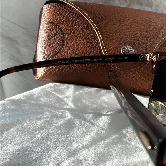 Ray-Ban Tortoise and Gold Sunglasses with Brown Case - Picture 3 of 5